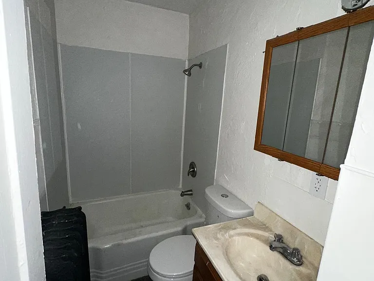 1234 W 6th St #1 — Photo 12