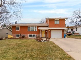 108 Helen Rd, Waterloo, IA 50701