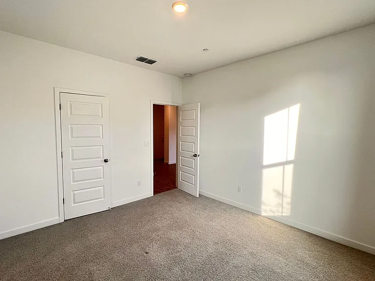 9408 Willow Terrace Dr — Photo 4