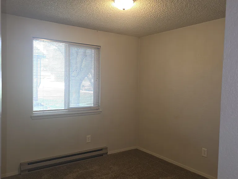 1657 S Robert St — Photo 15