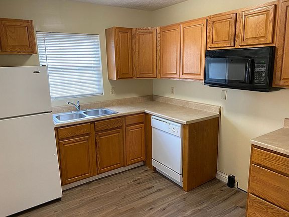 2nd image of 321 17th St