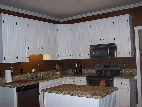 New granite & SS appliances 