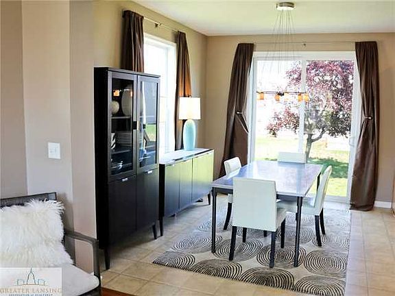 5th image of 624 E Gannett Way