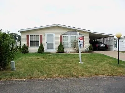 819 Clover Ln photo 1