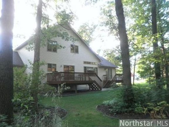 3rd image of 10801 Sanctuary Dr NE