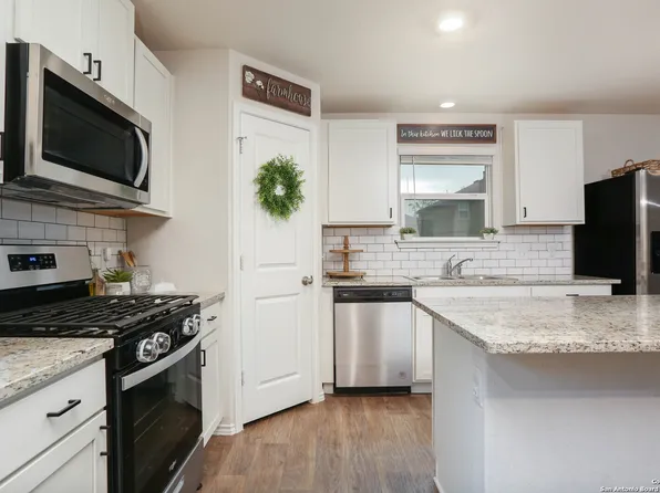 1018 Andean Emerald, San Antonio, TX 78253