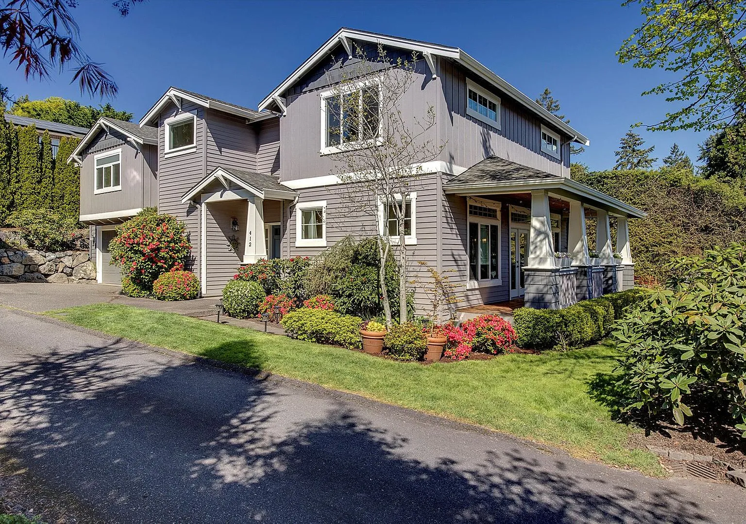 4Bd/2.5Ba Kirkland Home — Photo 1