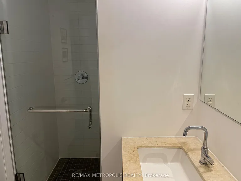 1815 Yonge St #1204 — Photo 5