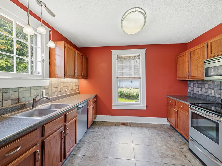 1105 Westwood Ave — Photo 10