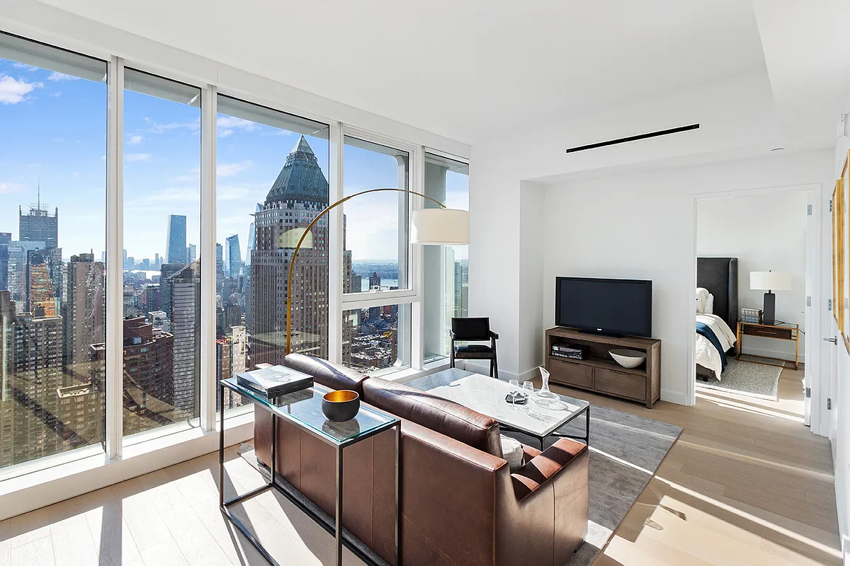 242 West 53rd Street — Photo 3