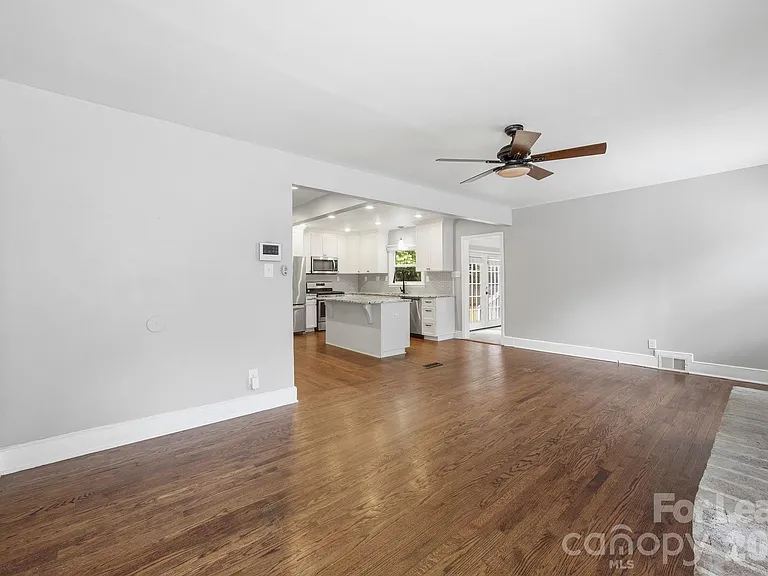 2727 Springway Dr — Photo 8