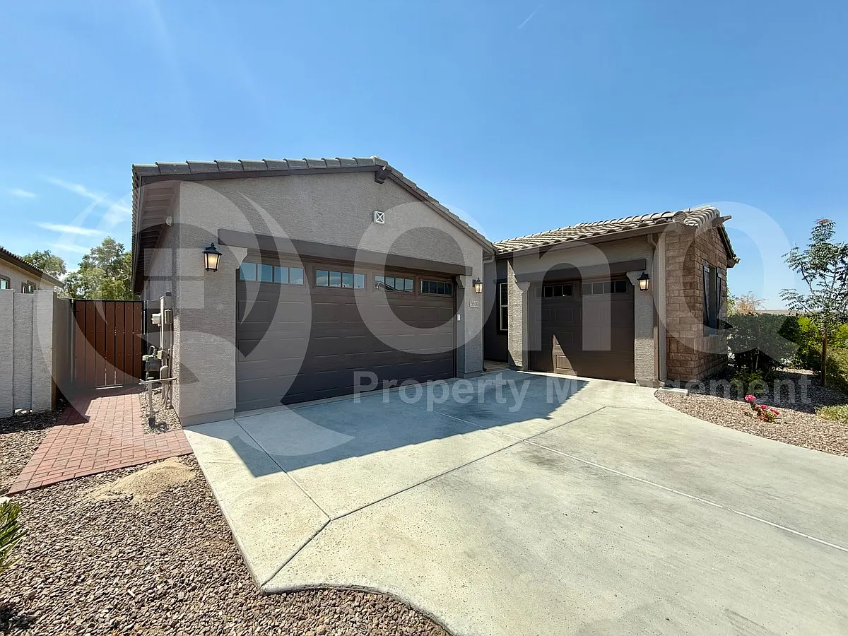 4 bed, 3.0 bath, 2649 sqft, $3,149 — Photo 2