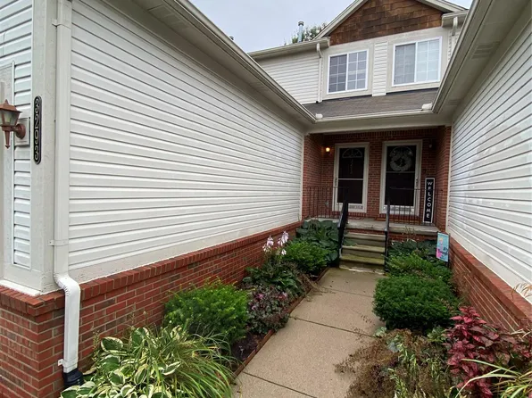 3293 Baldwin Woods Dr, Lake Orion, MI 48359