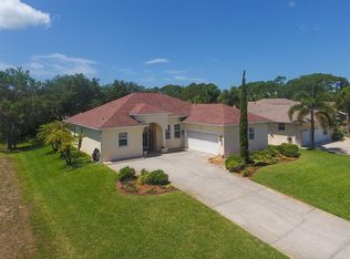 15 Mark Twain Ln, Rotonda West, FL 33947