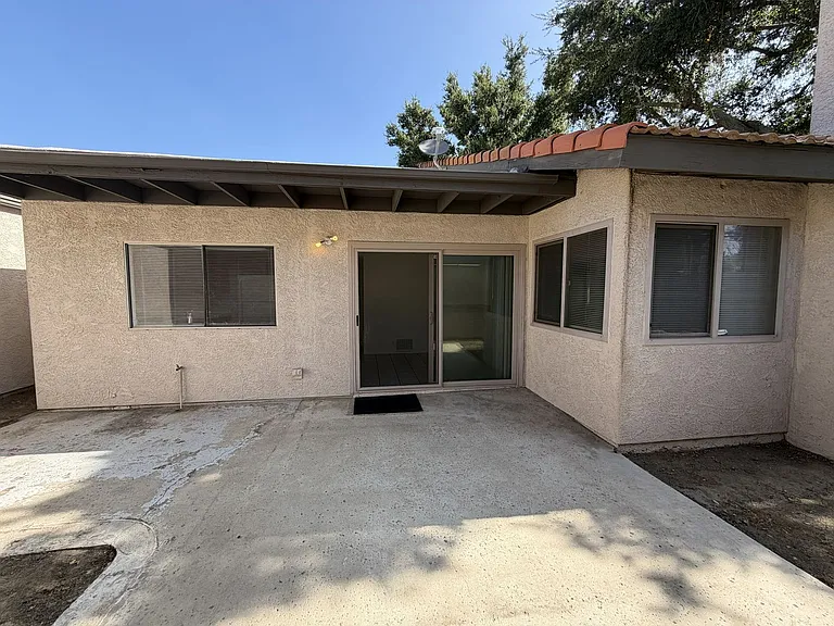 1594 Christopher Ln — Photo 29
