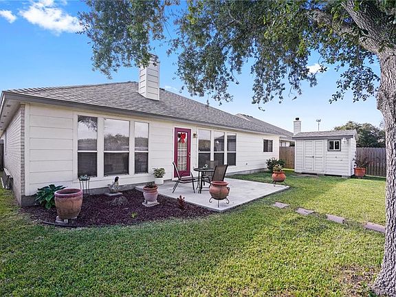 3rd image of 5906 Regency Dr