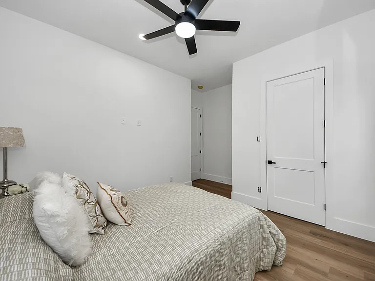 23855 Creekwood Dr — Photo 29