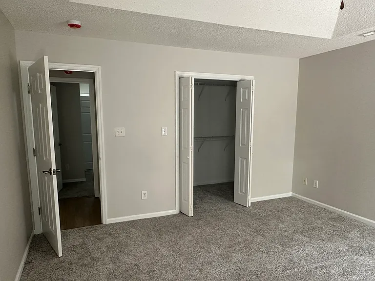 421 Holly Ln — Photo 16