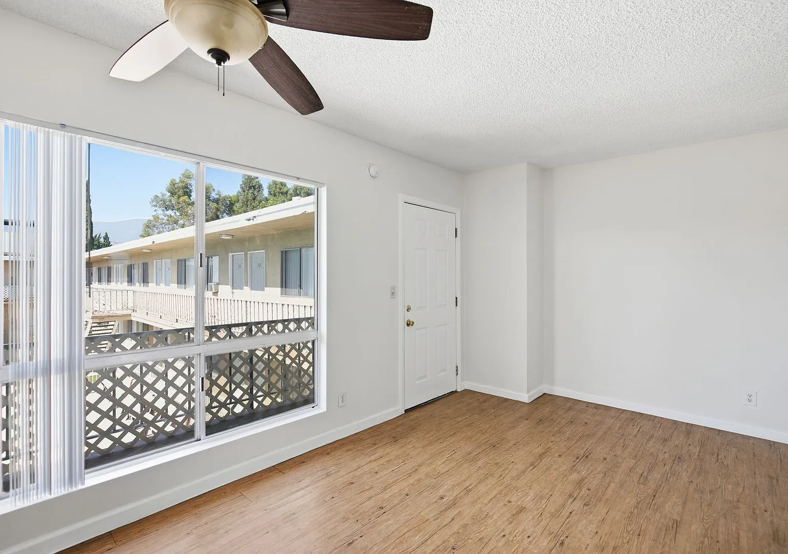 475 E Foothill Blvd — Photo 3