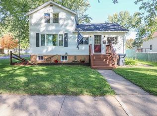 40 Island Ave, Port Edwards, WI 54469