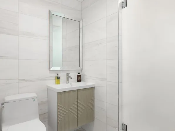 222 East 61st Street image 25 of 29