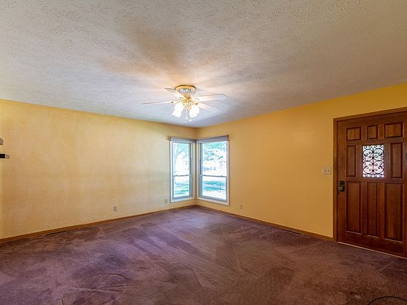4th image of 2118 Lewis Ave