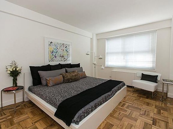 3rd image of 500 E 77th St APT 2820