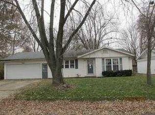 1112 Helvetia Dr, Highland, IL 62249