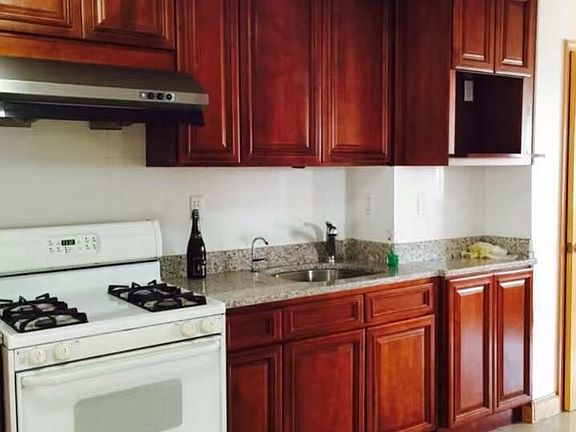 3rd image of 15837 73rd Ave #1ST