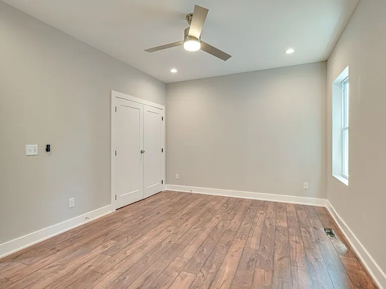 1201 Walsh St — Photo 11
