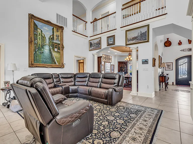 801 Bluffview Dr — Photo 7