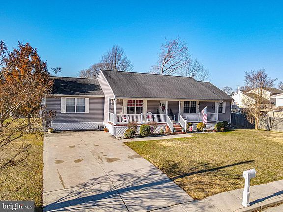 4th image of 121 Princeton Rd