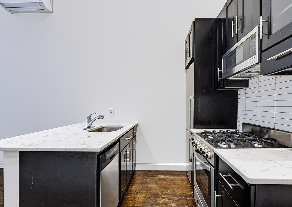 2 bed · 2 bath in Greenpoint, Brooklyn
