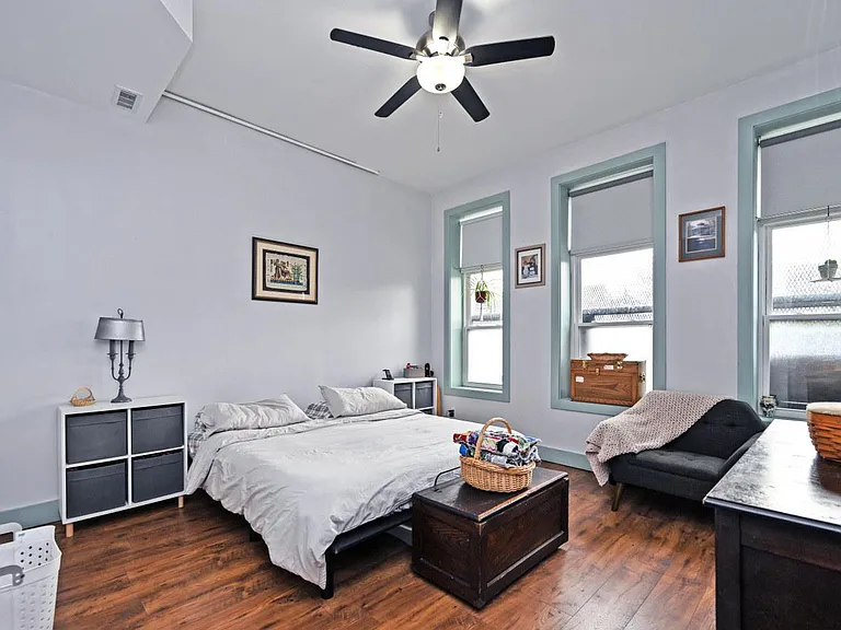 118 E Liberty St #A — Photo 16