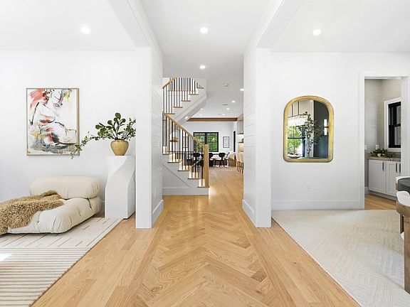 5th image of 4 Foster Rd