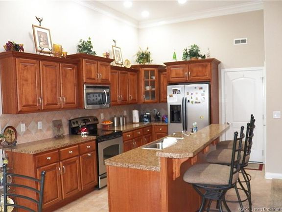 5th image of 2754 Crescent Hill Dr NE