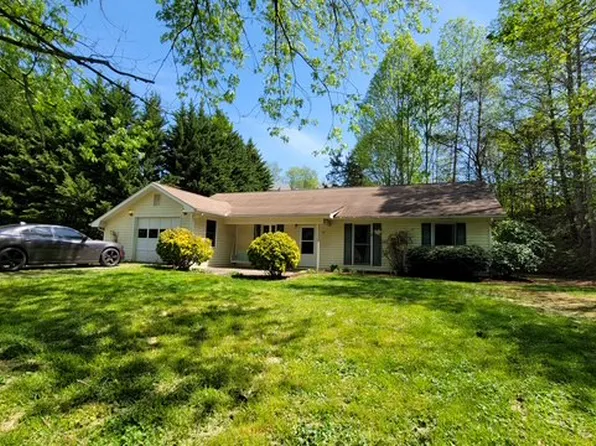 17 Lady Bug Ln, Leicester, NC 28748
