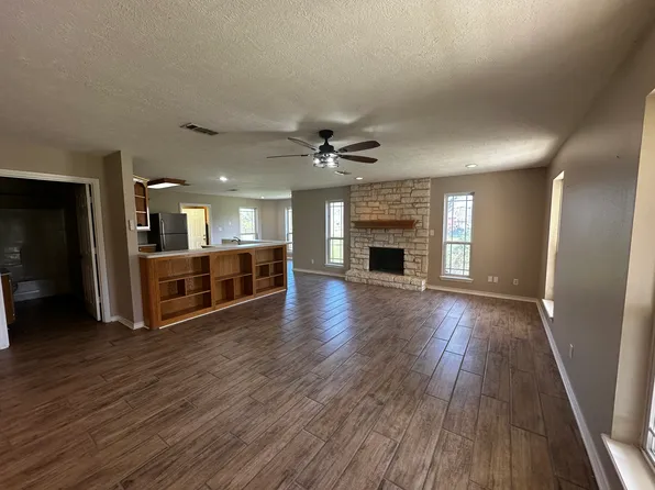 1444 Jr Phillips Rd, Livingston, TX 77351