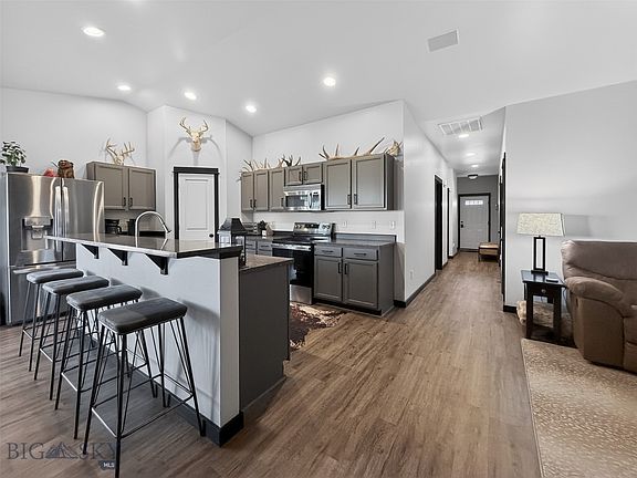 2nd image of 884 Quail Run Rd #884A