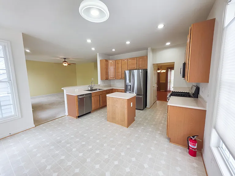 12318 Cherry Branch Dr — Photo 11