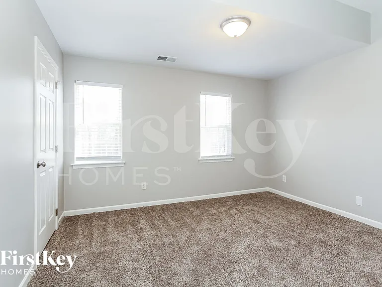 6015 Forest Pond Dr — Photo 11