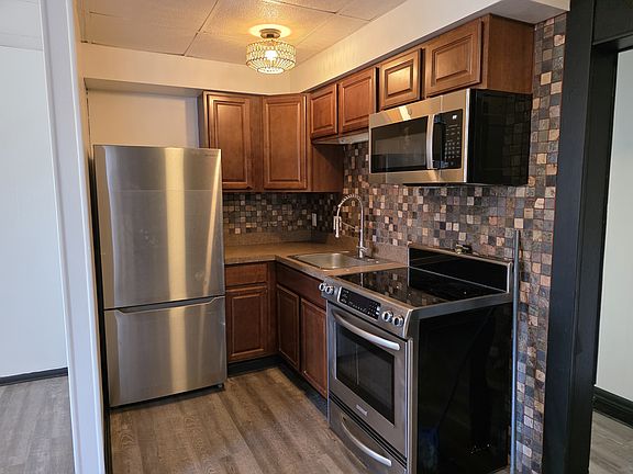 4th image of 201 1/2 W Gambier St APT B