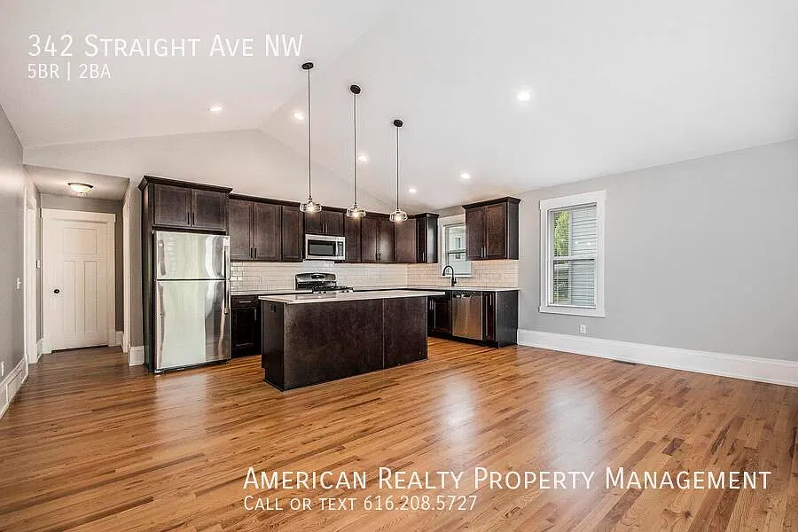 5 bed, 2070 sqft, $3,400 — Photo 3