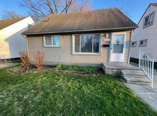 14906 Chesterfield Ave, Warren, MI 48089