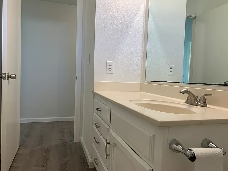 280 W Clover Rd — Photo 11
