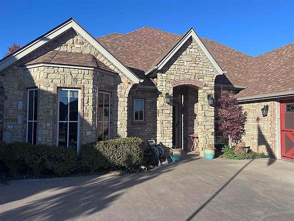 4th image of 3704 NE Cypress Ln