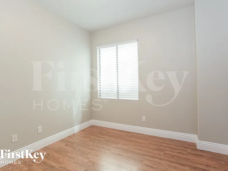 9100 Little Horse Ave — Photo 13