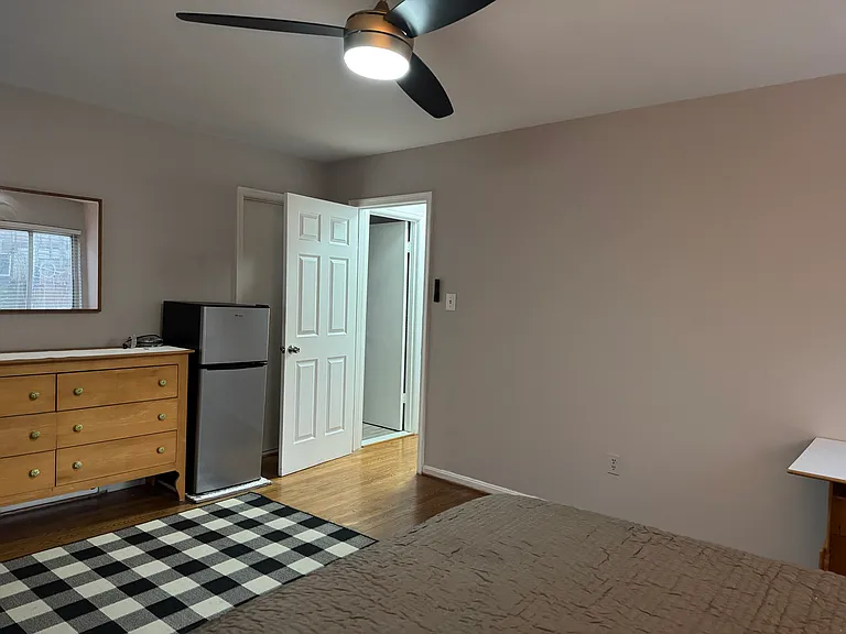 2311 Rockland Ave — Photo 8