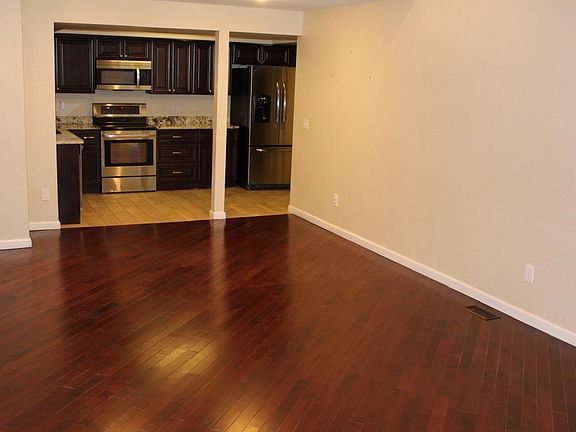 4th image of 6626 Hearthside Ct