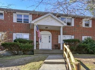 147 Litchfield Pines Dr APT C, Leominster, MA 01453